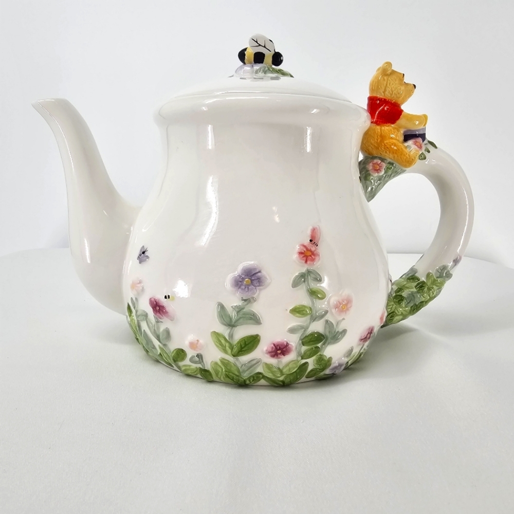 Disney Simply Pooh Ceramic Tea Pot Original Box